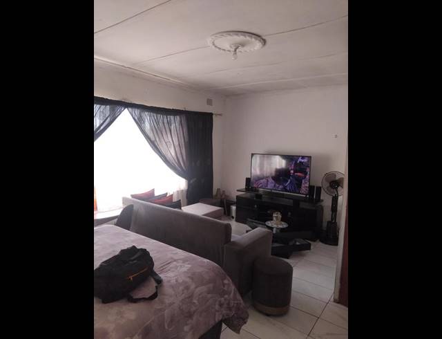 1 BEDROOM APARTMENT FOR SALE IN PRETORIA WEST